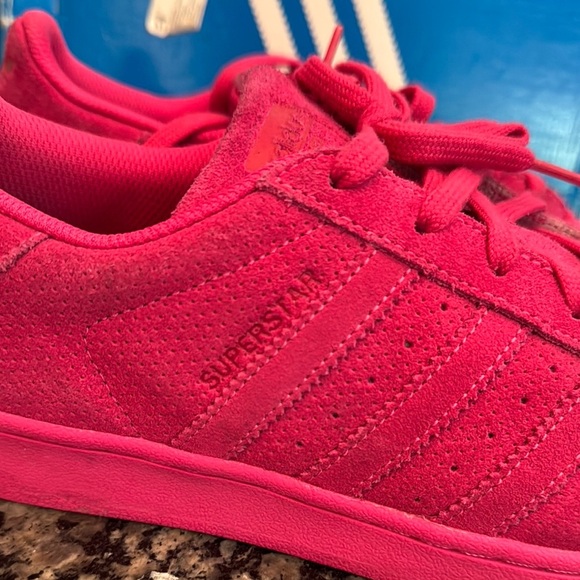 Adidas Pink Sneakers Classic Shell Toe Design - Picture 2 of 16